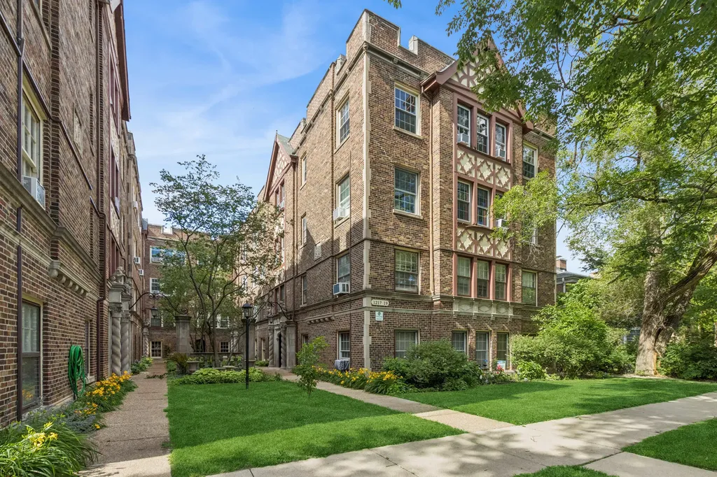 1219 Hull Terrace Evanston IL 60202