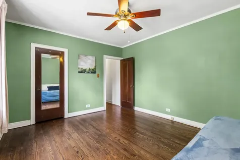 1219 Hull Terrace Evanston IL 60202