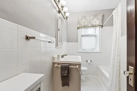 1219 Hull Terrace Evanston IL 60202