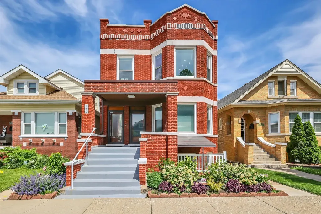 1323 Gunderson Avenue Berwyn IL 60402