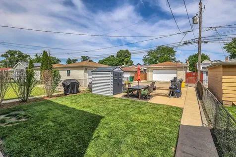 1323 Gunderson Avenue Berwyn IL 60402