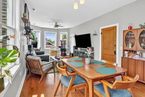 1323 Gunderson Avenue Berwyn IL 60402