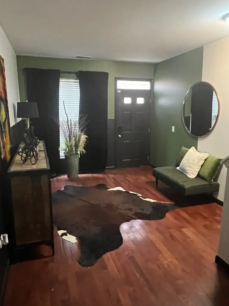 1702 Simms Street Aurora IL 60504