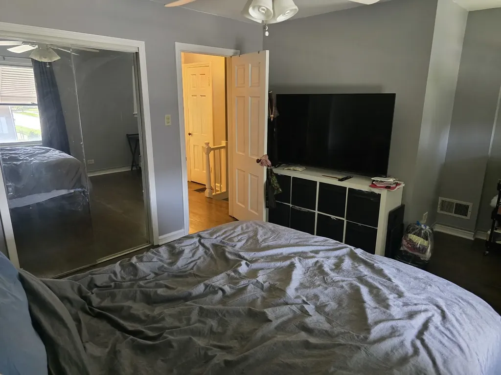 8457 South Bennett Avenue Chicago IL 60617