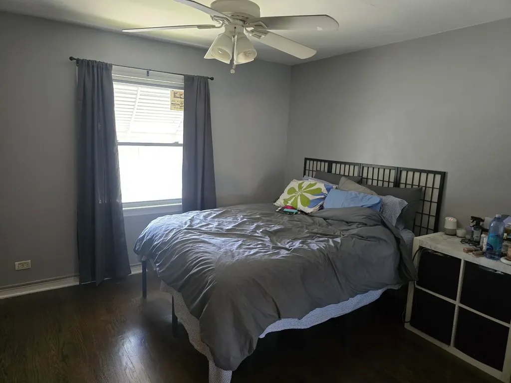 8457 South Bennett Avenue Chicago IL 60617