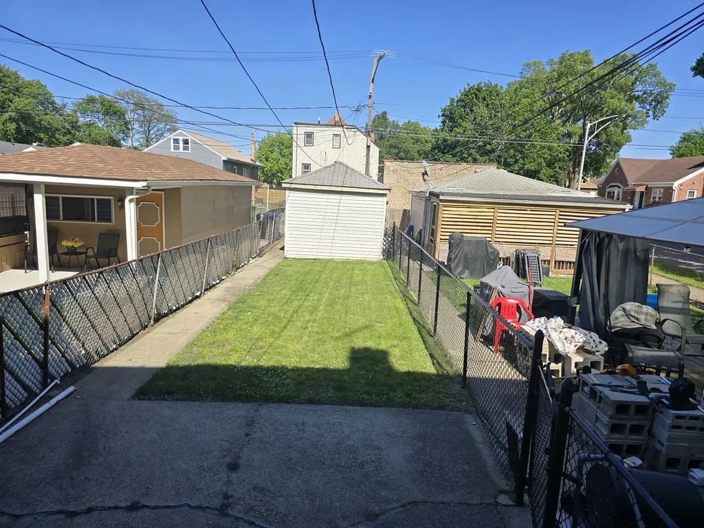 8457 South Bennett Avenue Chicago IL 60617