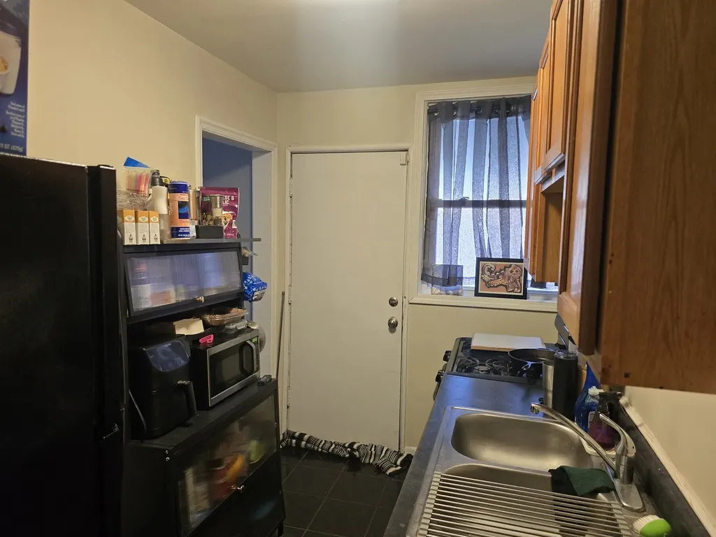 8457 South Bennett Avenue Chicago IL 60617