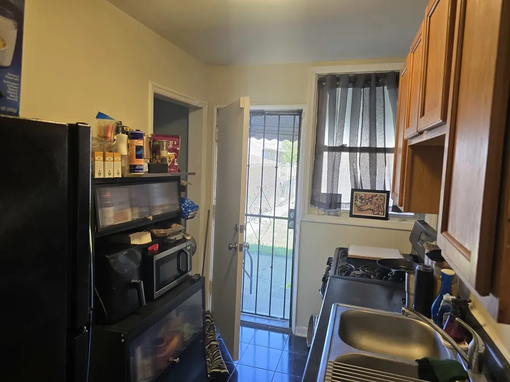 8457 South Bennett Avenue Chicago IL 60617