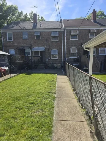 8457 South Bennett Avenue Chicago IL 60617
