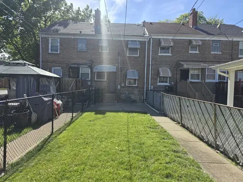 8457 South Bennett Avenue Chicago IL 60617