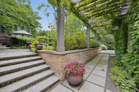 395 Greenleaf Avenue Glencoe IL 60022