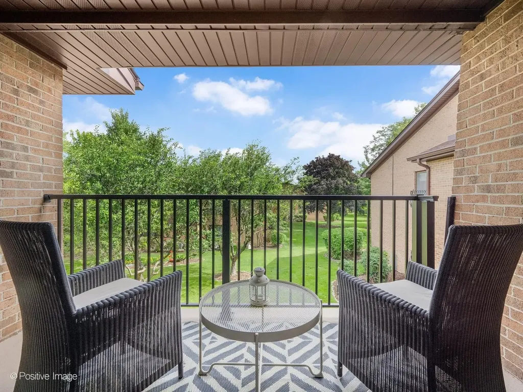 2228 Wharf Drive Woodridge IL 60517