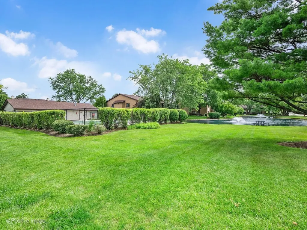 2228 Wharf Drive Woodridge IL 60517
