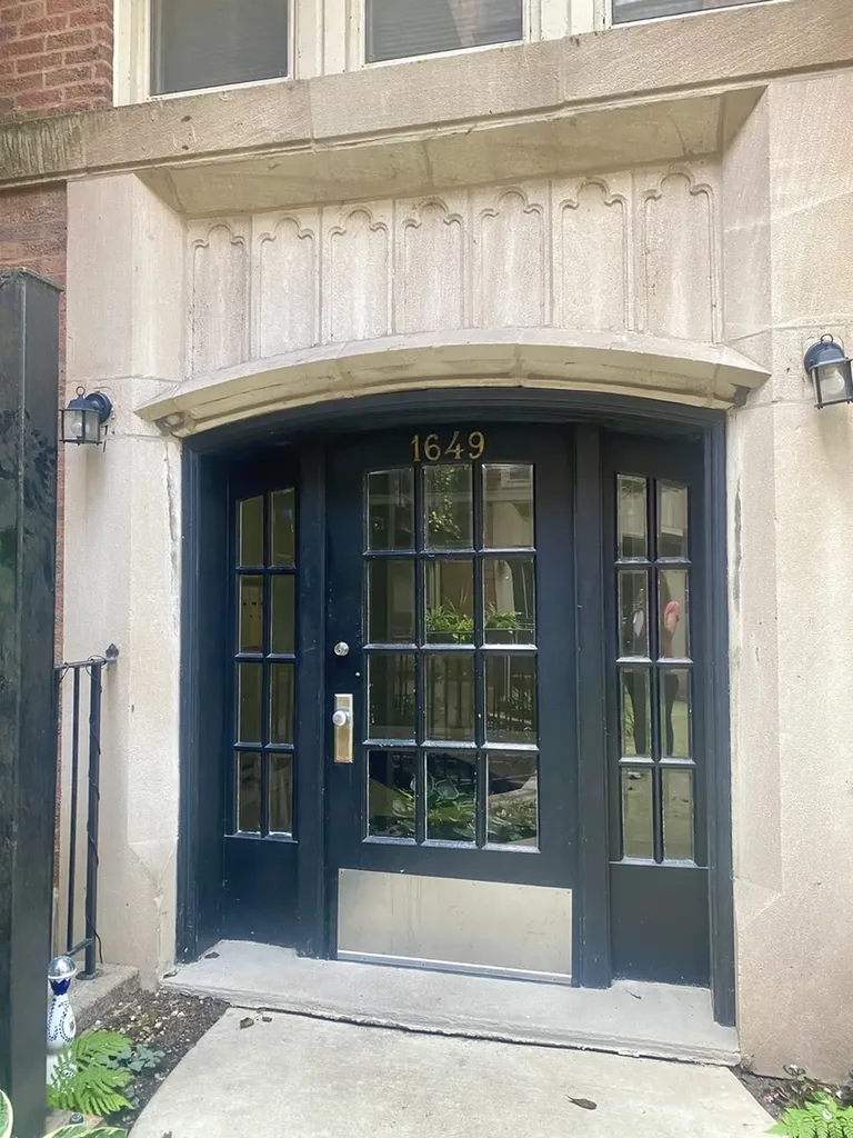 1649 West Pratt Boulevard Chicago IL 60626