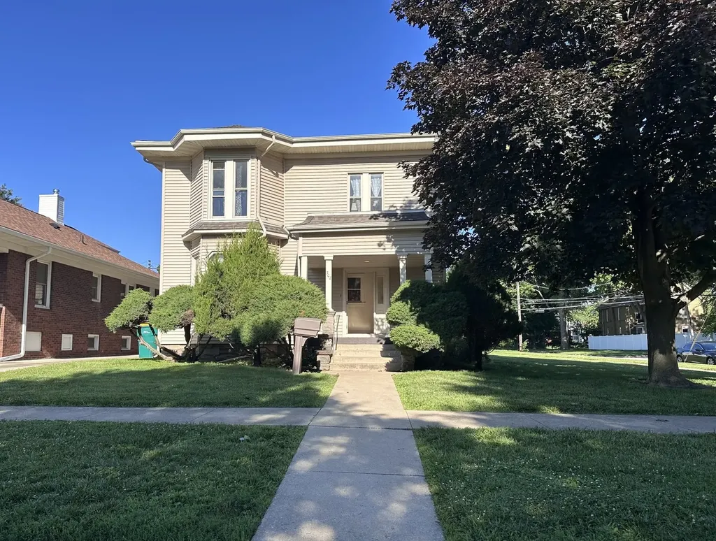 302 South Vermillion Street Streator IL 61364