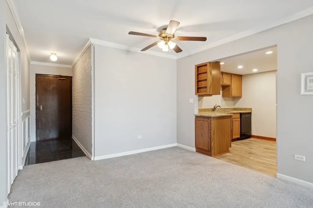 114 East Bailey Road Naperville IL 60565