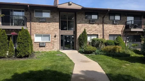806 East Old Willow Road Prospect Heights IL 60070