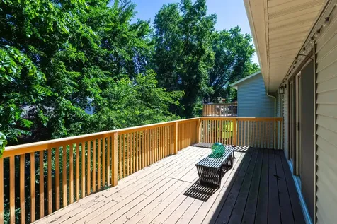 915 23RD Avenue East Moline IL 61244
