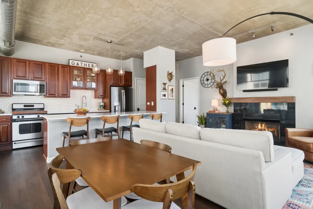 125 East 13th Street Chicago IL 60605