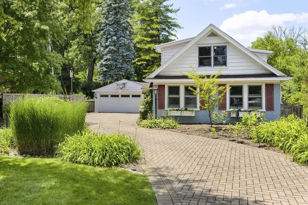 740 North Brainard Avenue La Grange Park IL 60526