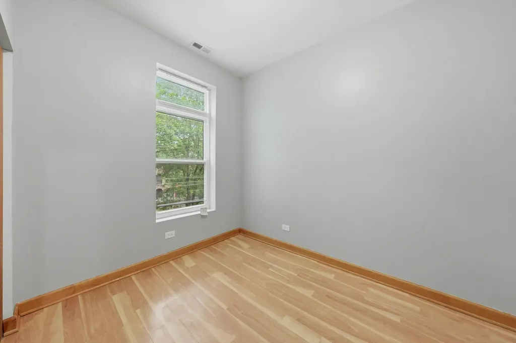 4030 South Indiana Avenue Chicago IL 60653