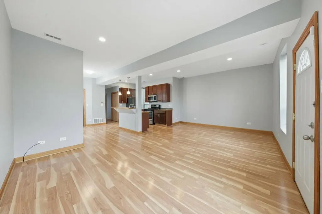 4030 South Indiana Avenue Chicago IL 60653
