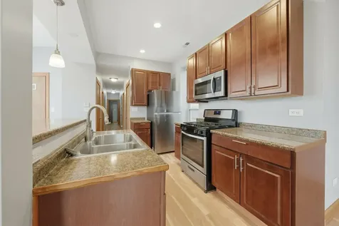 4030 South Indiana Avenue Chicago IL 60653
