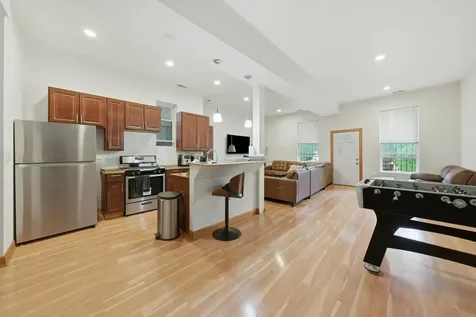 4030 South Indiana Avenue Chicago IL 60653