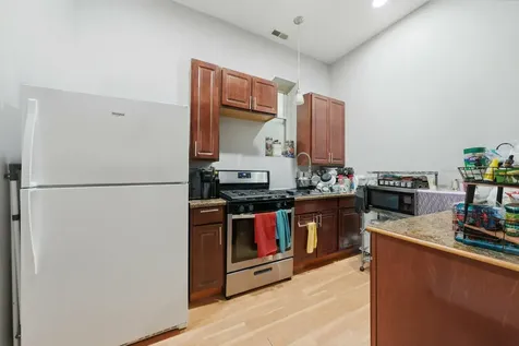 4030 South Indiana Avenue Chicago IL 60653