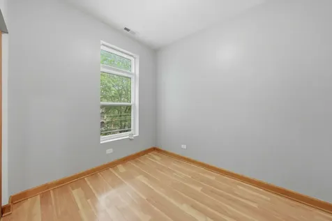 4030 South Indiana Avenue Chicago IL 60653