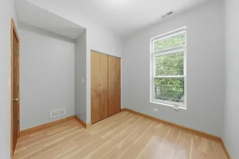 4030 South Indiana Avenue Chicago IL 60653