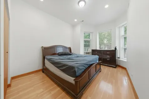 4030 South Indiana Avenue Chicago IL 60653