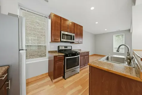4030 South Indiana Avenue Chicago IL 60653