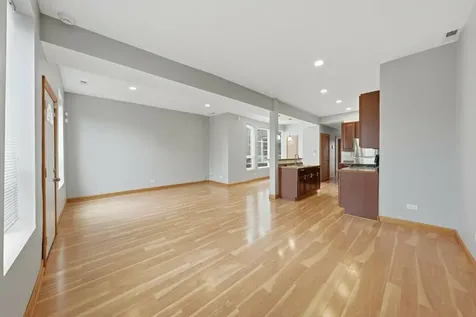 4030 South Indiana Avenue Chicago IL 60653