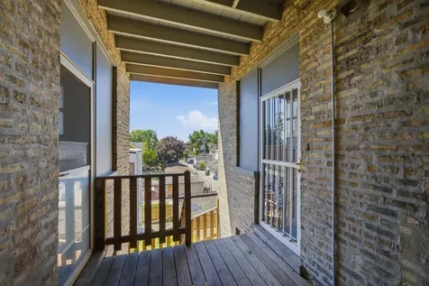 3707 West Cullom Avenue Chicago IL 60618