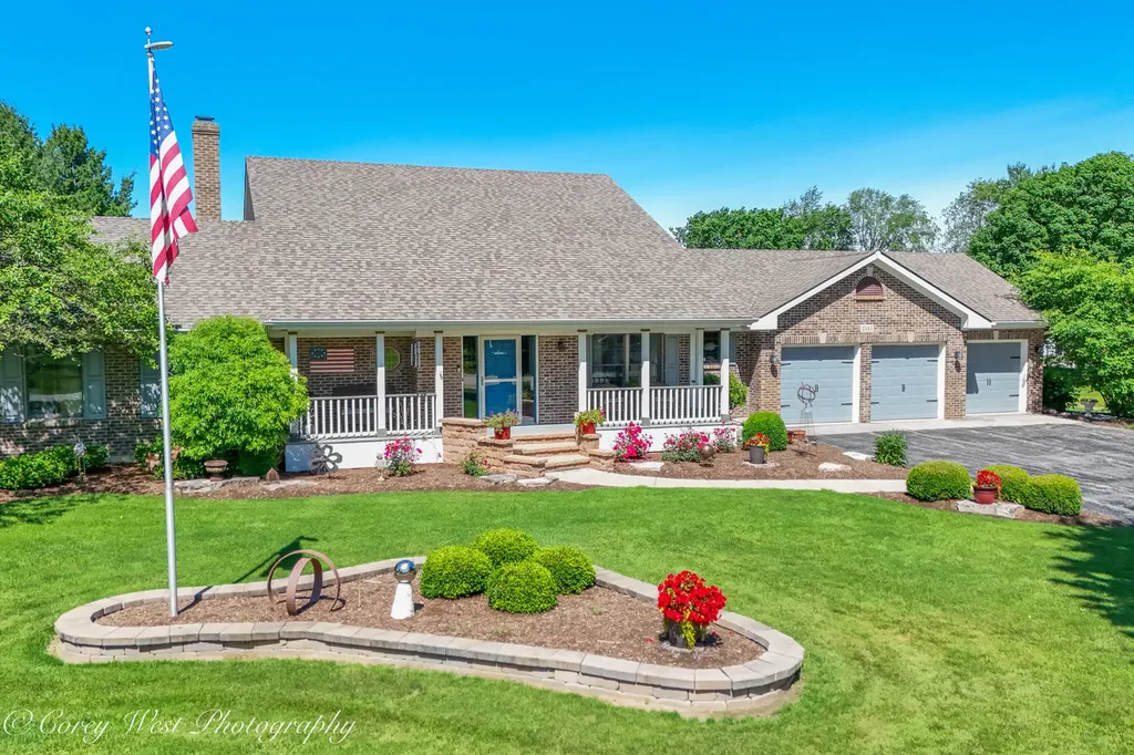 1545 Sunflower Drive Sycamore IL 60178