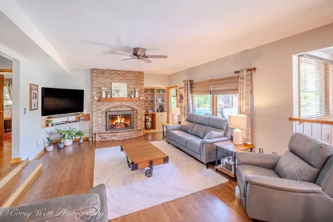 1545 Sunflower Drive Sycamore IL 60178
