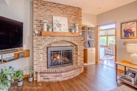 1545 Sunflower Drive Sycamore IL 60178