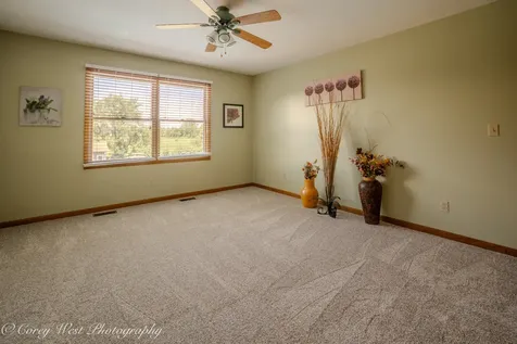 1545 Sunflower Drive Sycamore IL 60178