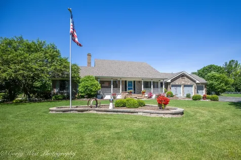 1545 Sunflower Drive Sycamore IL 60178
