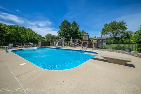 1545 Sunflower Drive Sycamore IL 60178