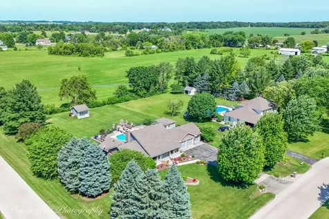 1545 Sunflower Drive Sycamore IL 60178