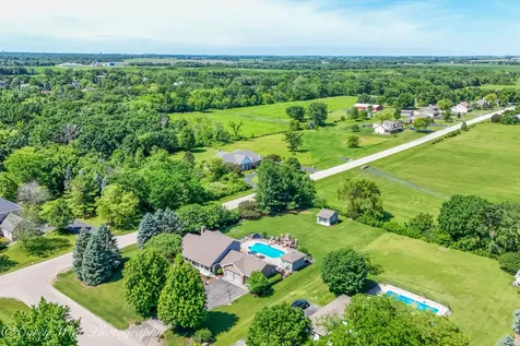 1545 Sunflower Drive Sycamore IL 60178