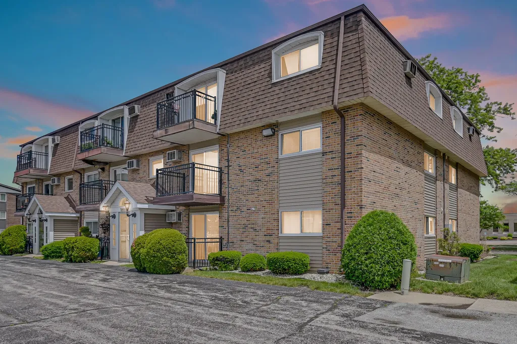 10430 Ridgeland Avenue Chicago Ridge IL 60415