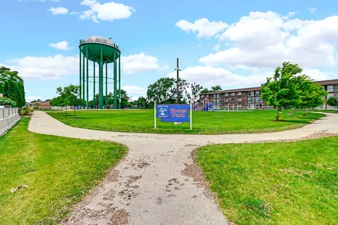 10430 Ridgeland Avenue Chicago Ridge IL 60415