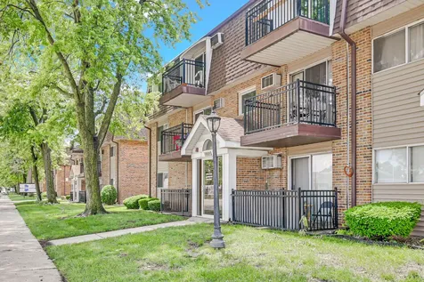 10430 Ridgeland Avenue Chicago Ridge IL 60415