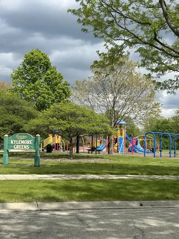 690 Waterford Drive Des Plaines IL 60016