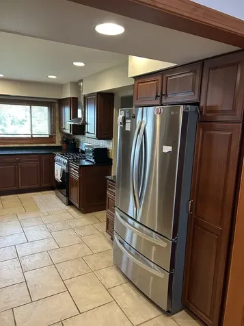 690 Waterford Drive Des Plaines IL 60016