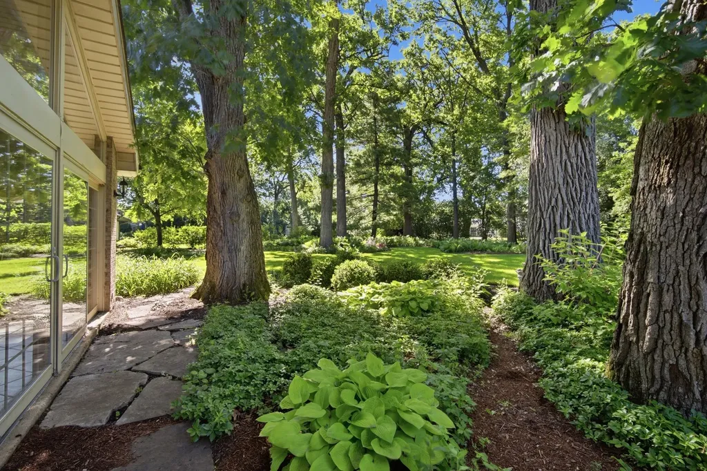 147 Timber View Drive Oak Brook IL 60523