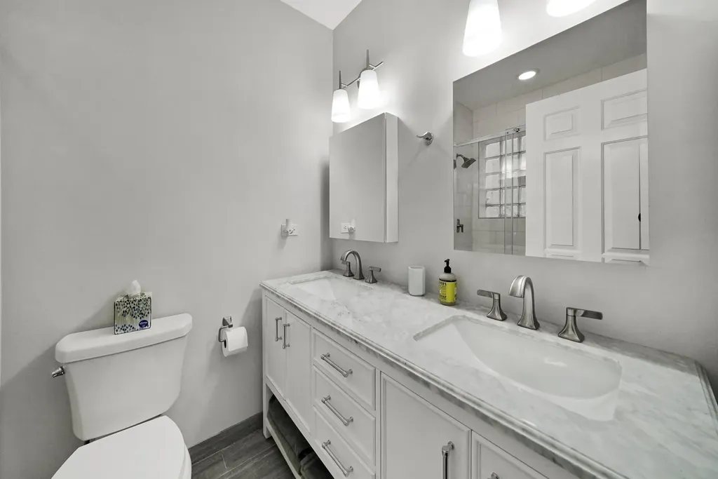 922 North Wood Street Chicago IL 60622